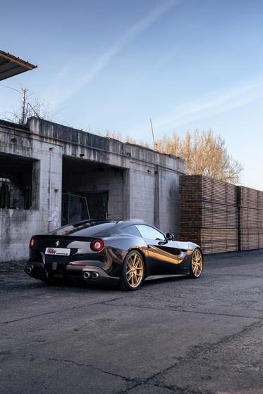 KW Gewindefahrwerk  V5 (mit Druck- & Zugstufendämpfung) für Ferrari F12 Typ F152 für elektr. Dämpferregelung, ohne serienmäßiges Liftsystem.