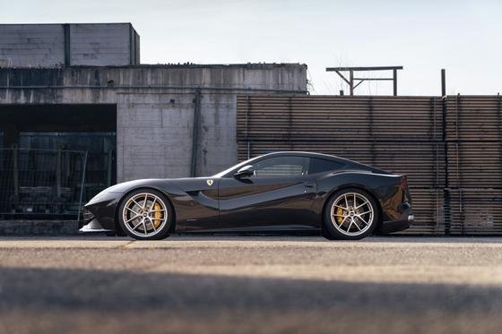 KW Gewindefahrwerk  V5 (mit Druck- & Zugstufendämpfung) für Ferrari F12 Typ F152 für elektr. Dämpferregelung, ohne serienmäßiges Liftsystem.